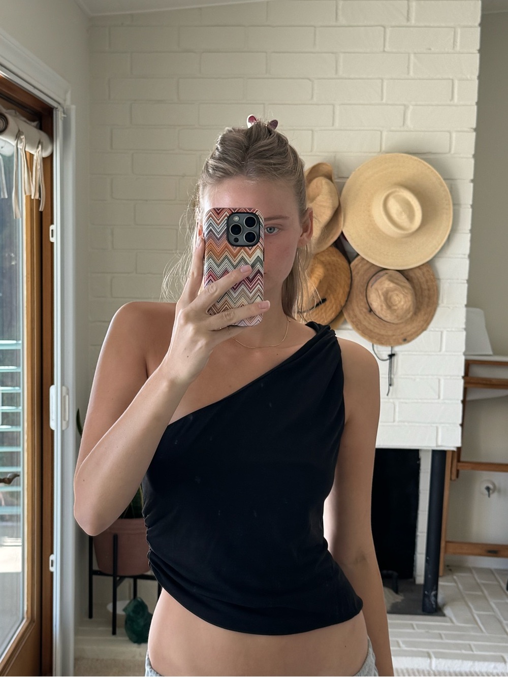 Bayse One-Shoulder Black Camisole
